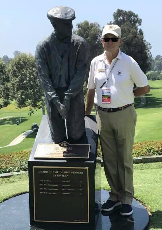 Gerry MacDonald with Ben Hogan statue ar Riviera CC